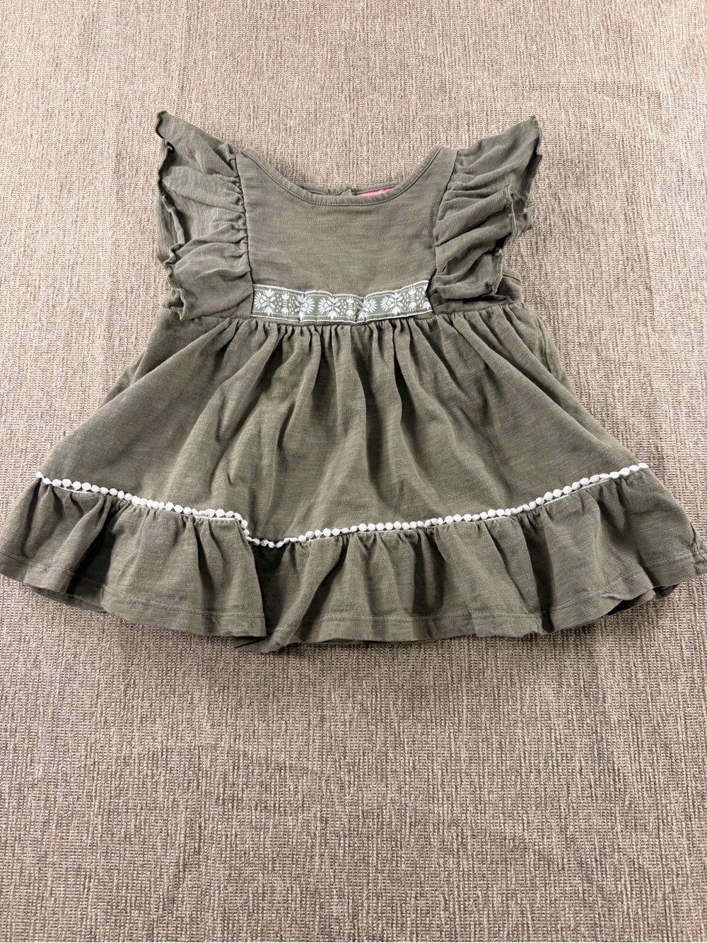 Isaac Mizrahi Olive Green Ruffled Flutter Sleeve Girls dress 24M embroidery